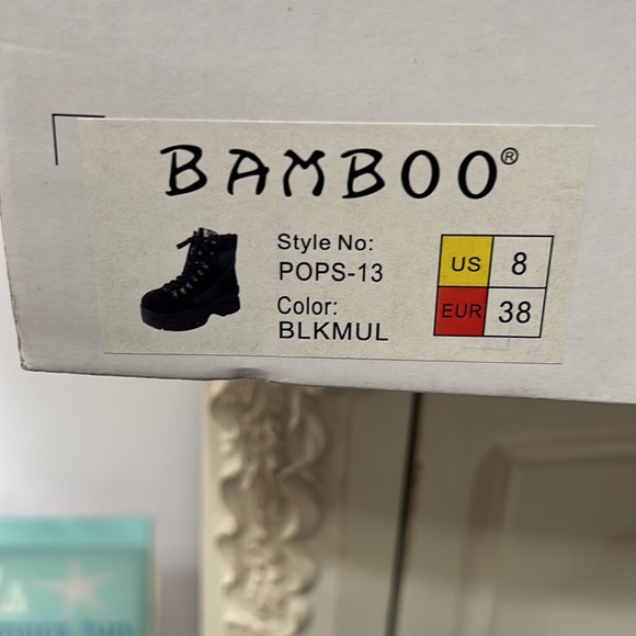 Woman’s Bamboo boots - Picture 9 of 10